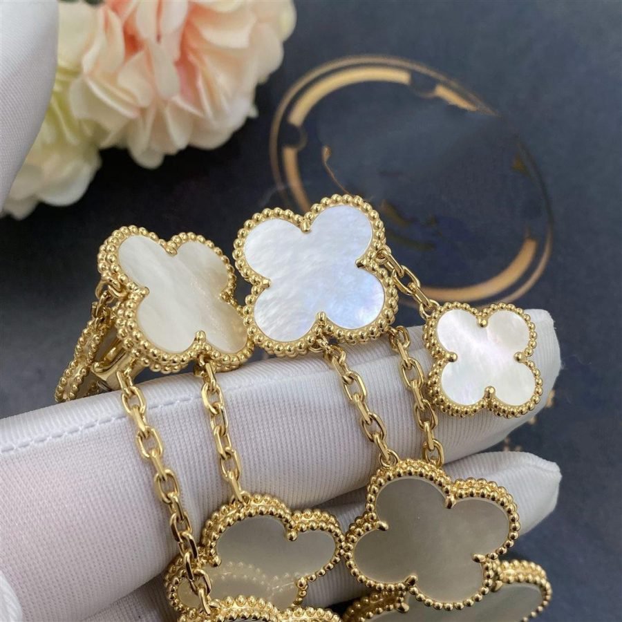 [Love Aura]CLOVER EARRINGS WHITE MOP 4 MOTIFS GOLD