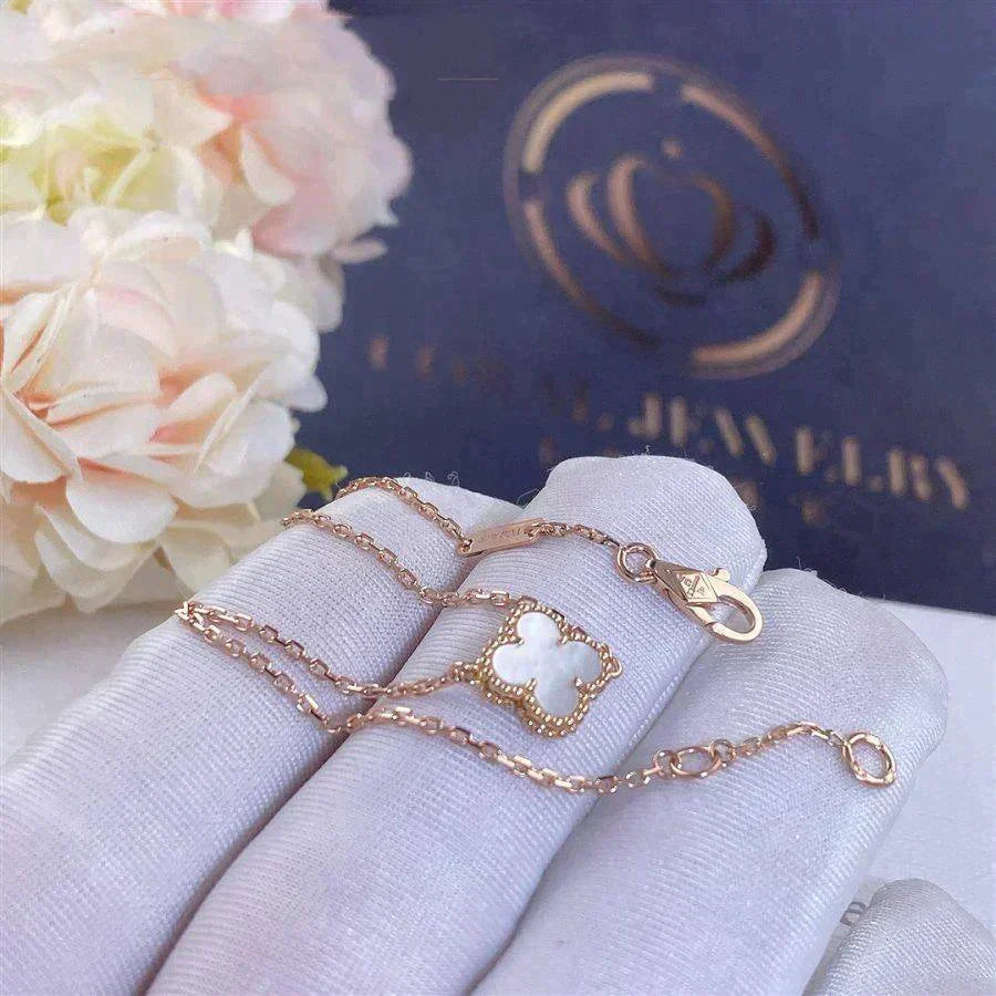 [Love Aura]CLOVER WHITE MOP SINGLE FLOWER BRACELET