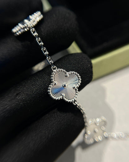 [Love Aura]CLOVER SILVER 5 MOTIFS BRACELET