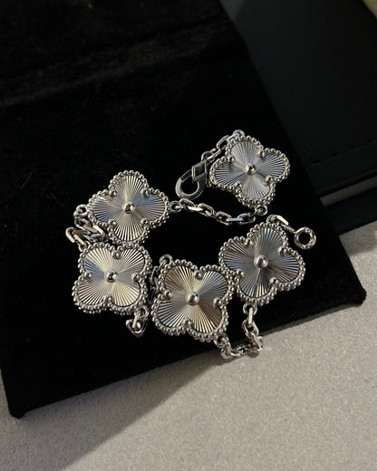 [Love Aura]CLOVER SILVER 5 MOTIFS BRACELET