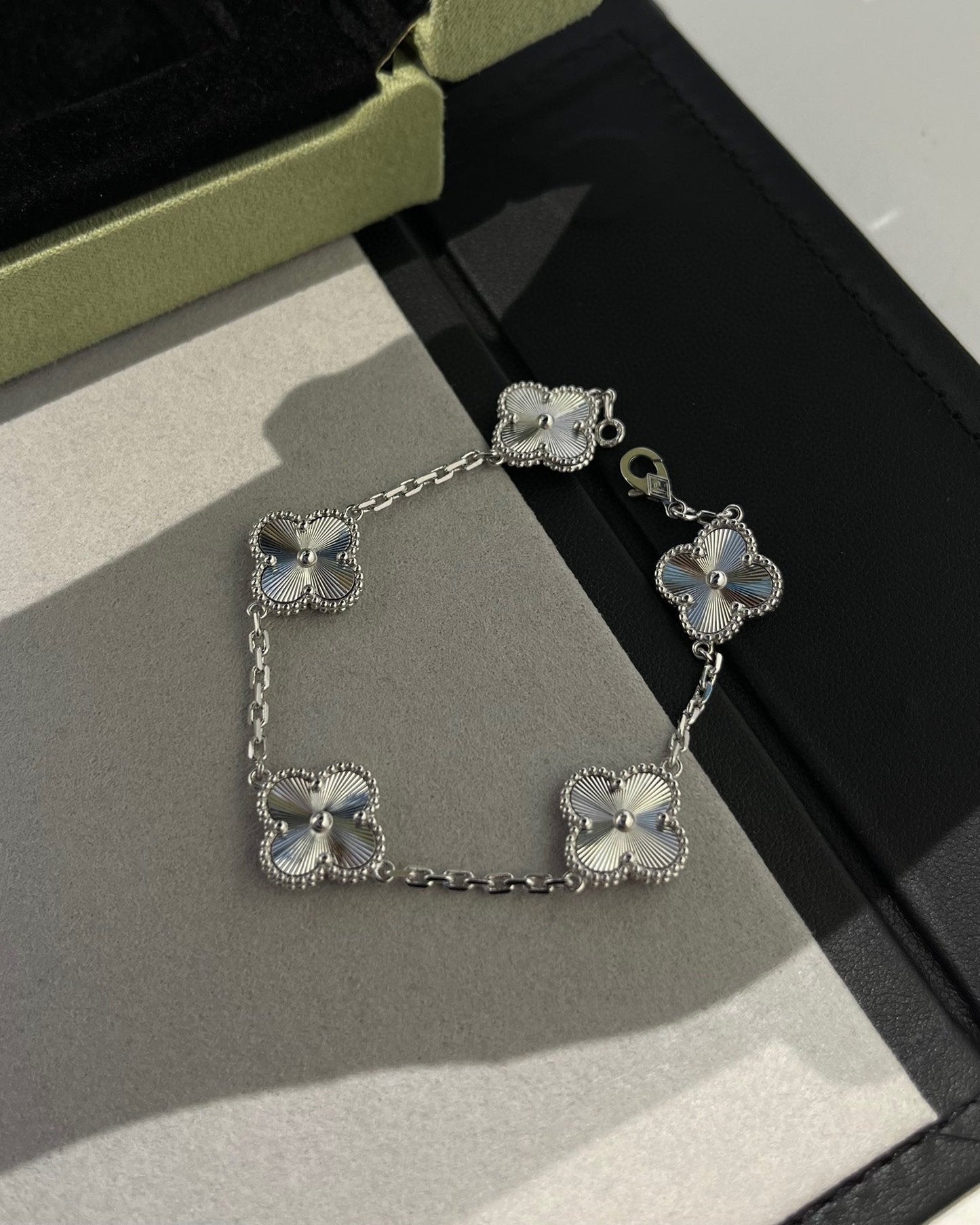 [Love Aura]CLOVER SILVER 5 MOTIFS BRACELET
