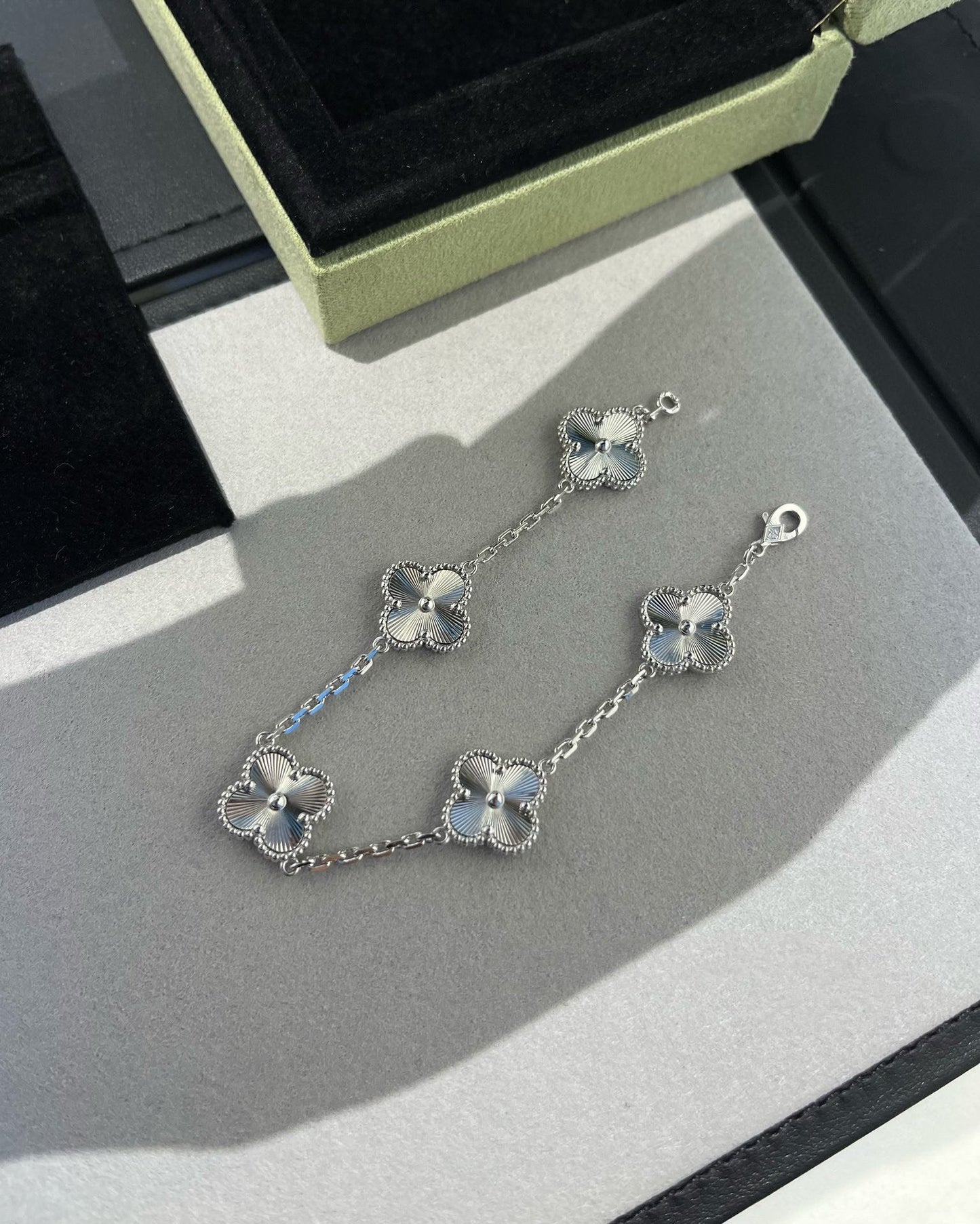 [Love Aura]CLOVER SILVER 5 MOTIFS BRACELET